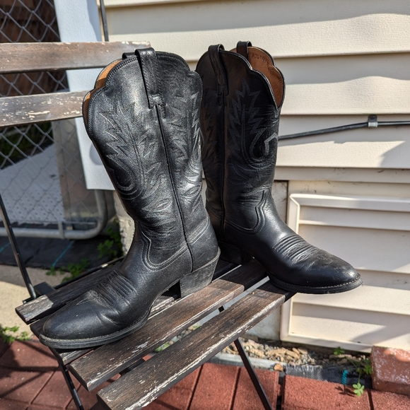 Ariat Shoes - Ariat Black Western/Cowboy Boots W sz 7